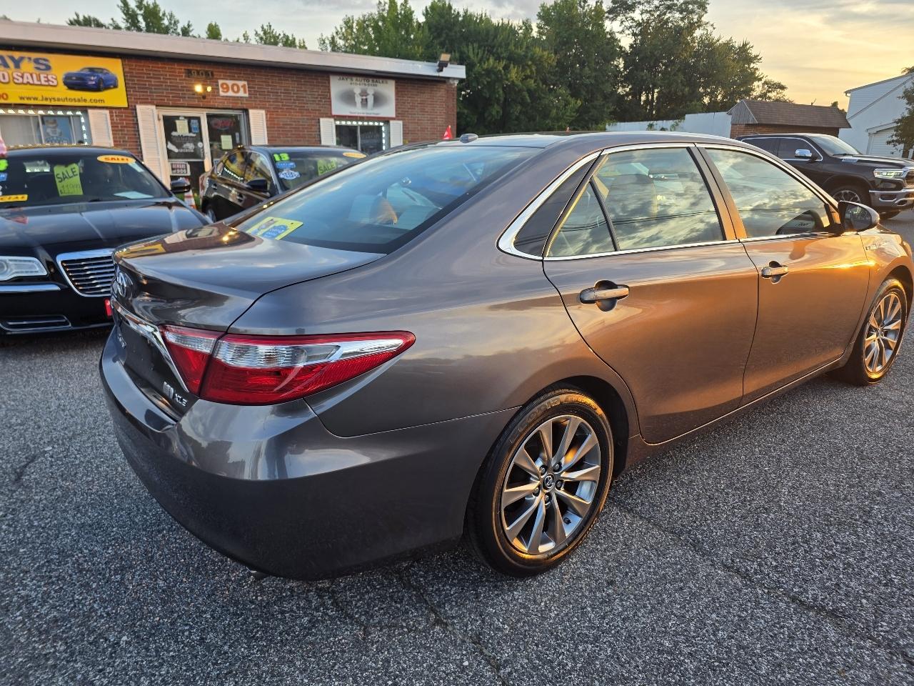 Toyota Camry Hybrid XLE 2015
