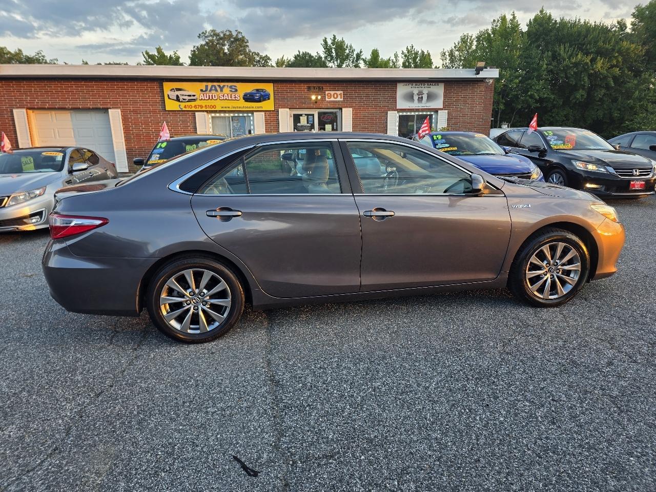 Toyota Camry Hybrid XLE 2015