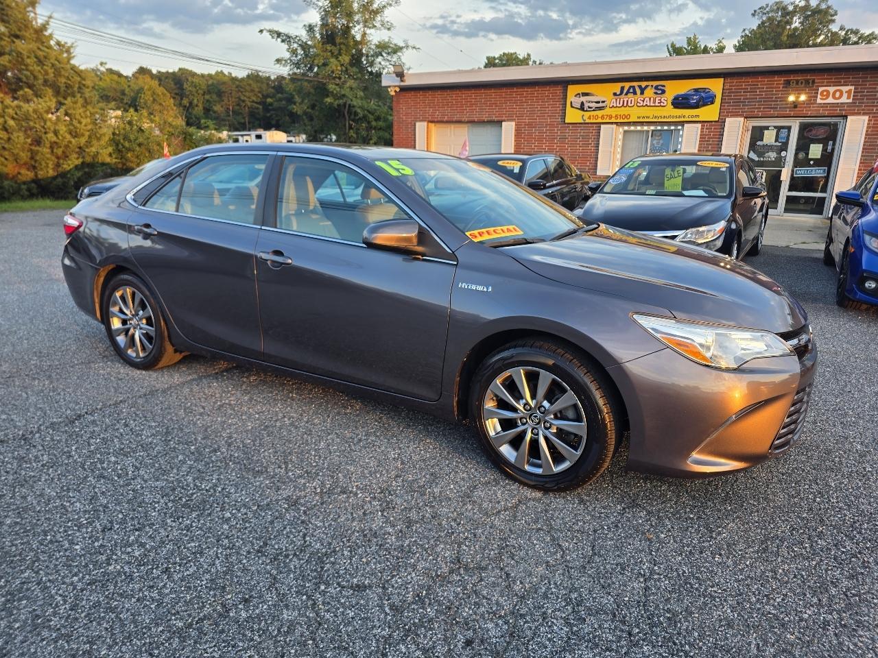 Toyota Camry Hybrid XLE 2015