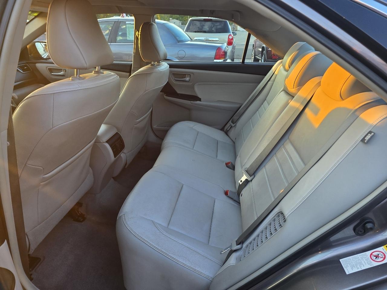 Toyota Camry Hybrid XLE 2015