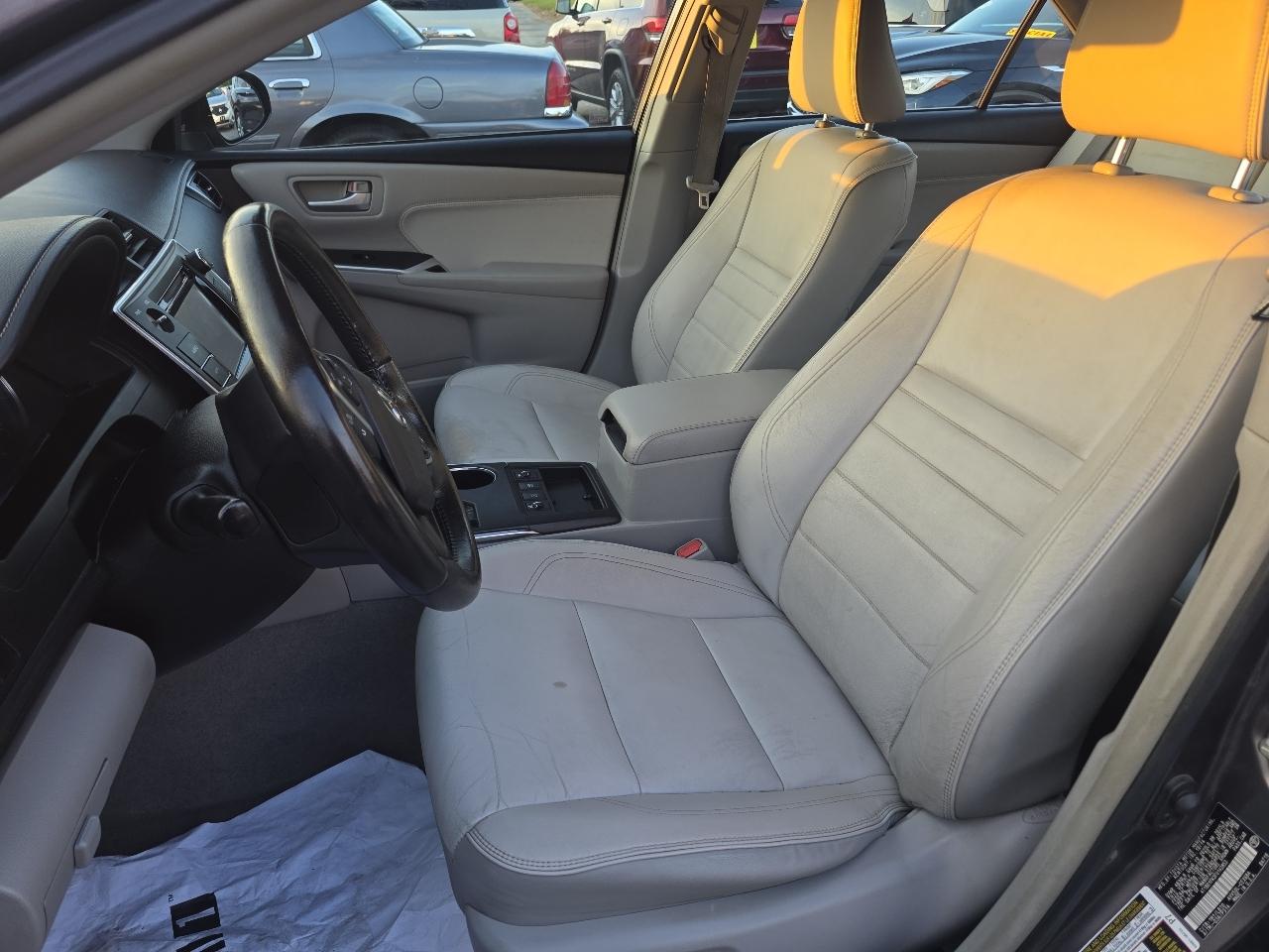 Toyota Camry Hybrid XLE 2015