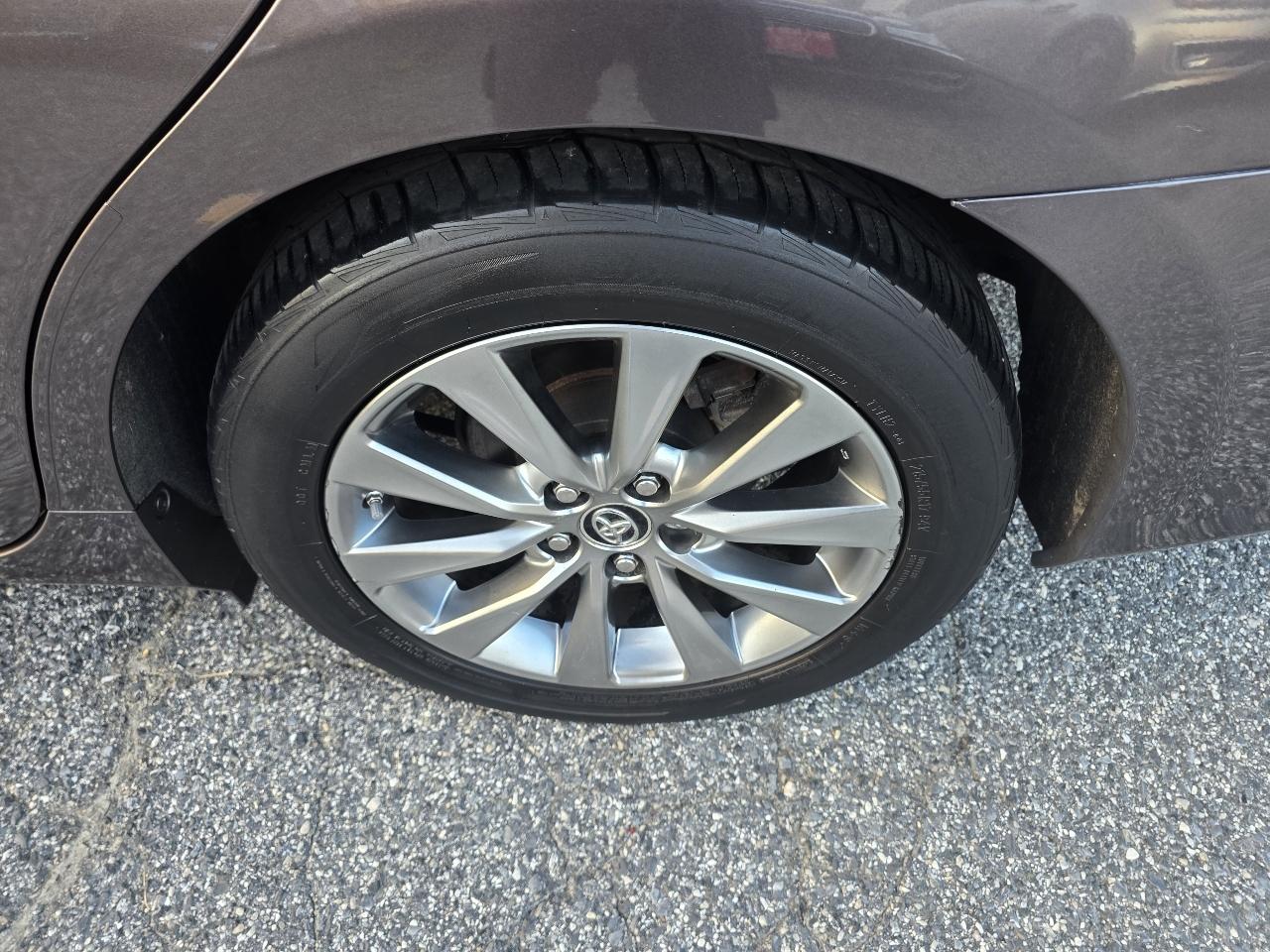 Toyota Camry Hybrid XLE 2015