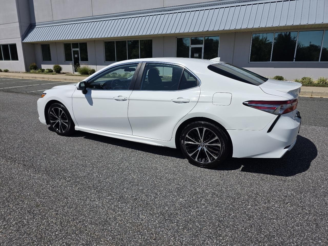 Toyota Camry SE 2019