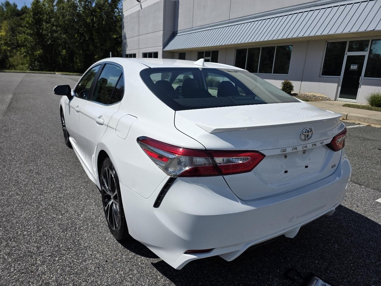 Toyota Camry SE 2019