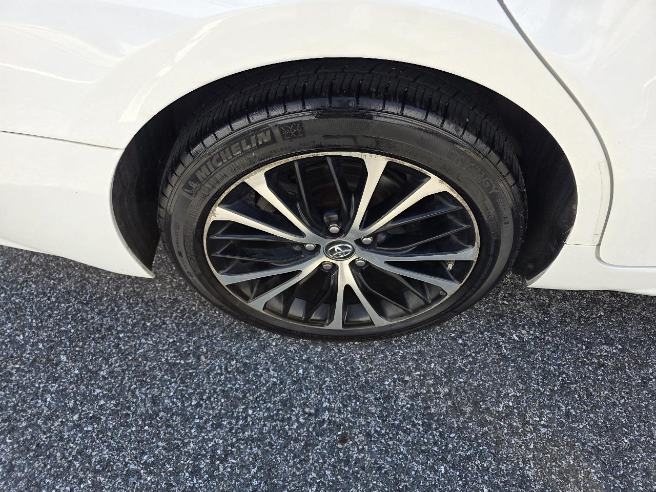 Toyota Camry SE 2019