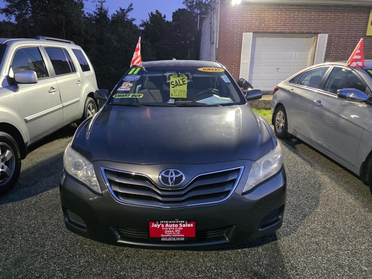 Toyota Camry Base 6-Spd AT 2011