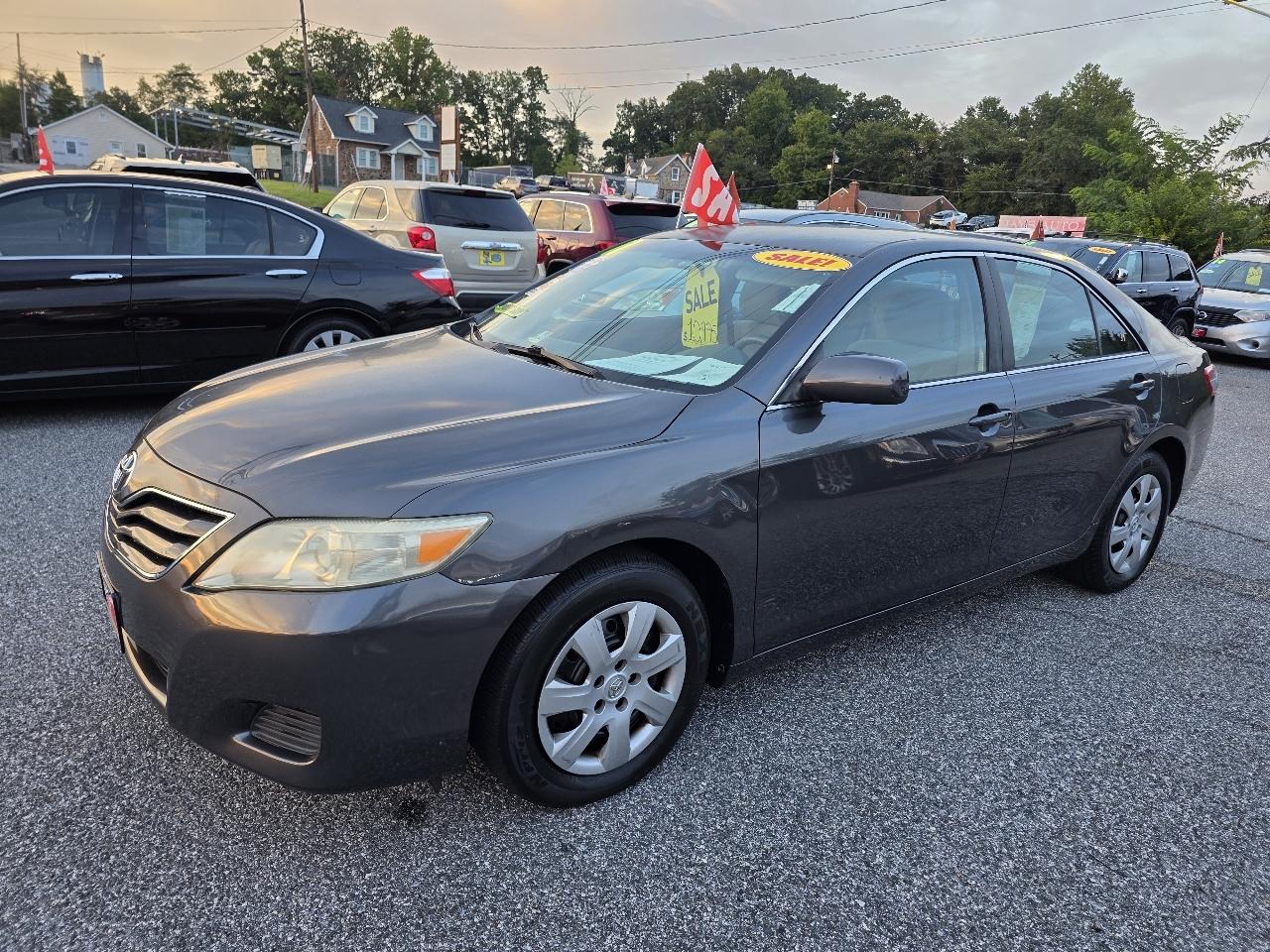 Toyota Camry Base 6-Spd AT 2011