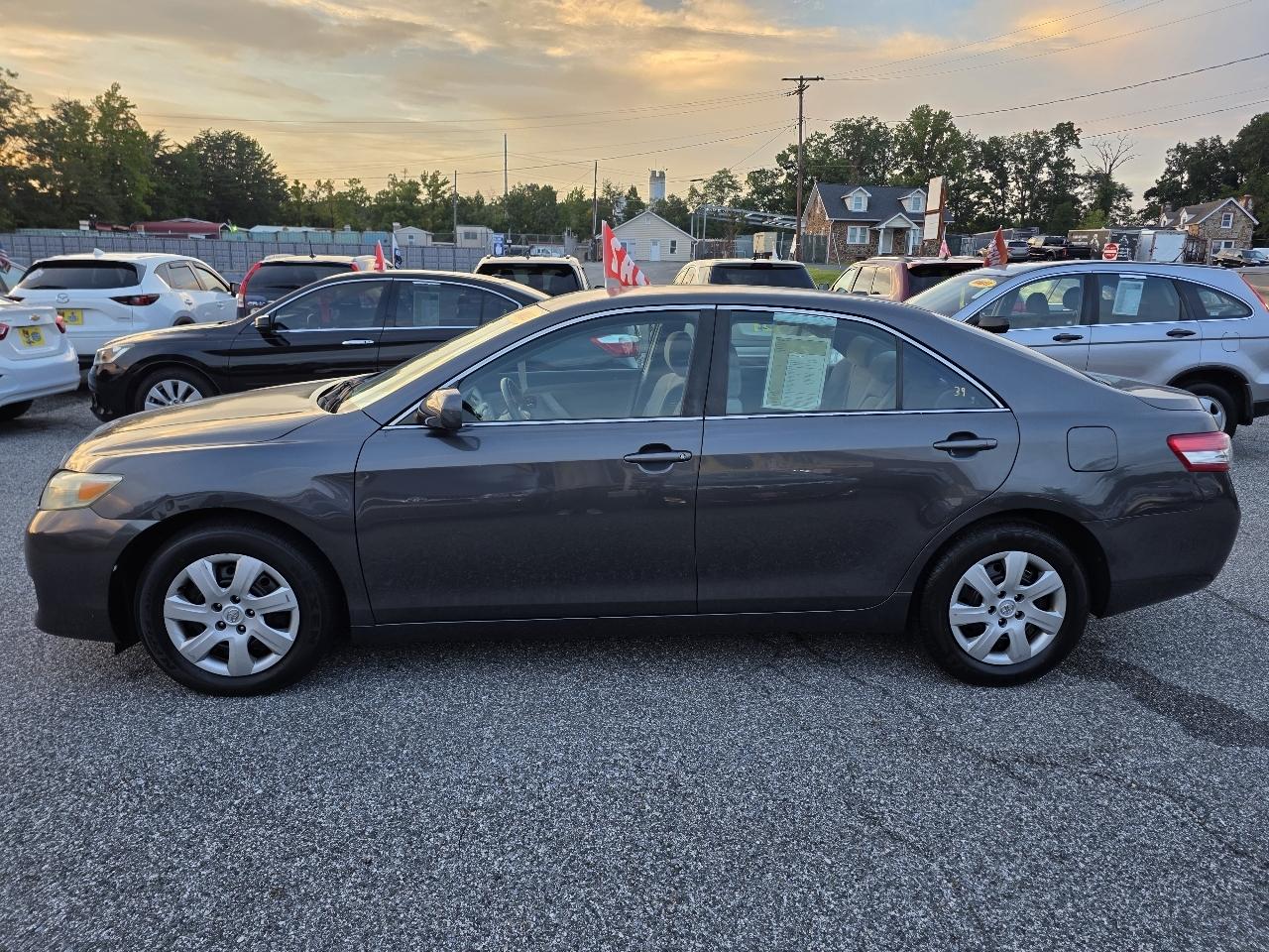 Toyota Camry Base 6-Spd AT 2011
