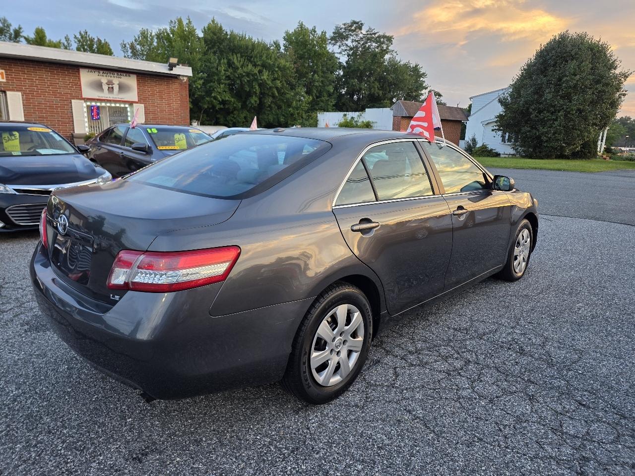 Toyota Camry Base 6-Spd AT 2011