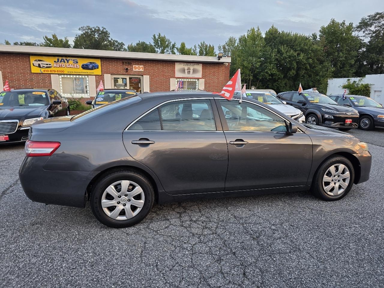 Toyota Camry Base 6-Spd AT 2011