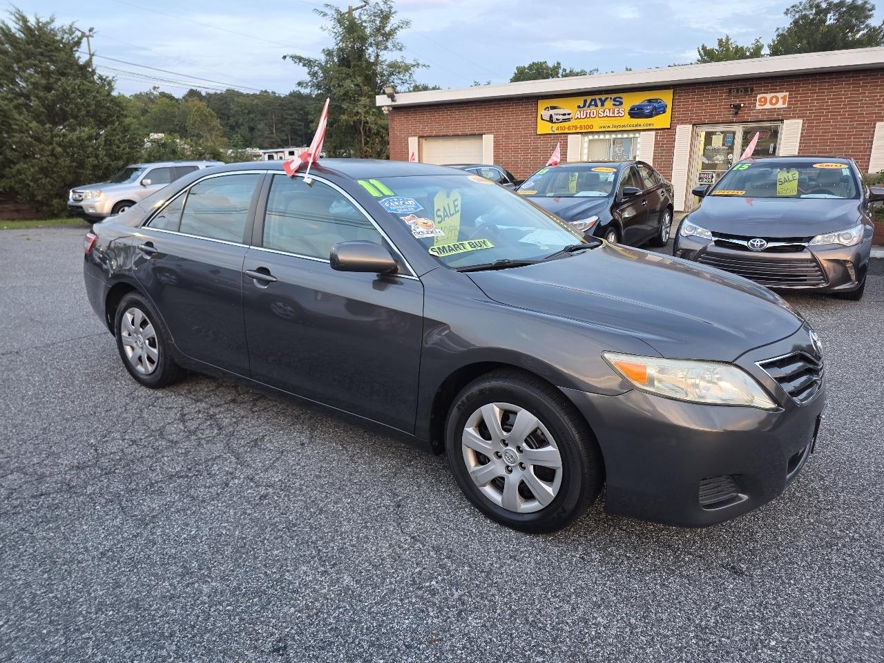 Toyota Camry Base 6-Spd AT 2011