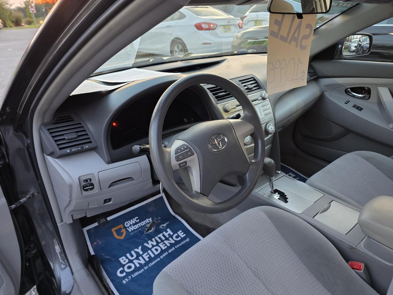 Toyota Camry Base 6-Spd AT 2011