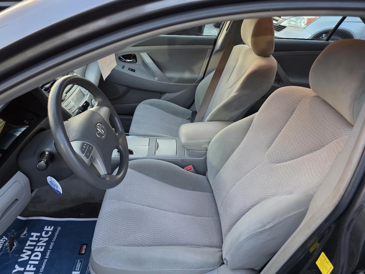 Toyota Camry Base 6-Spd AT 2011