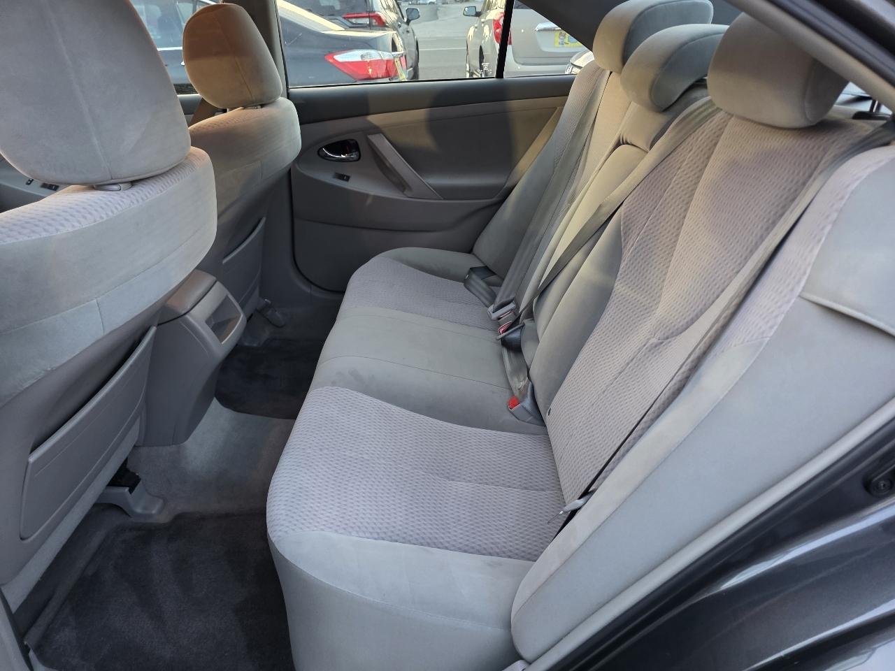 Toyota Camry Base 6-Spd AT 2011