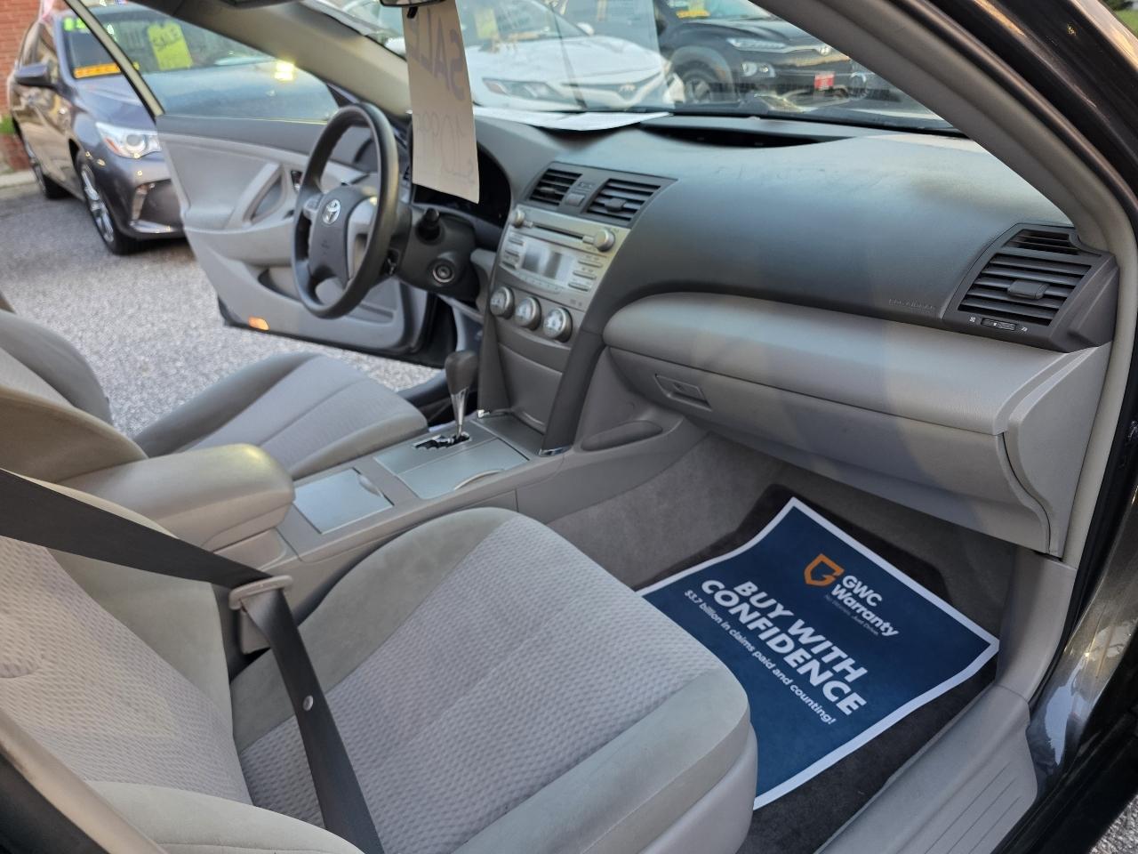 Toyota Camry Base 6-Spd AT 2011