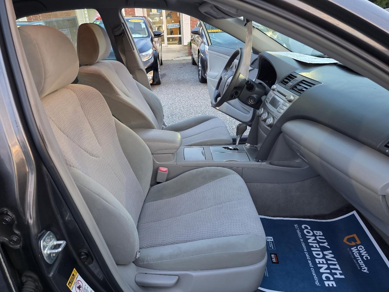 Toyota Camry Base 6-Spd AT 2011