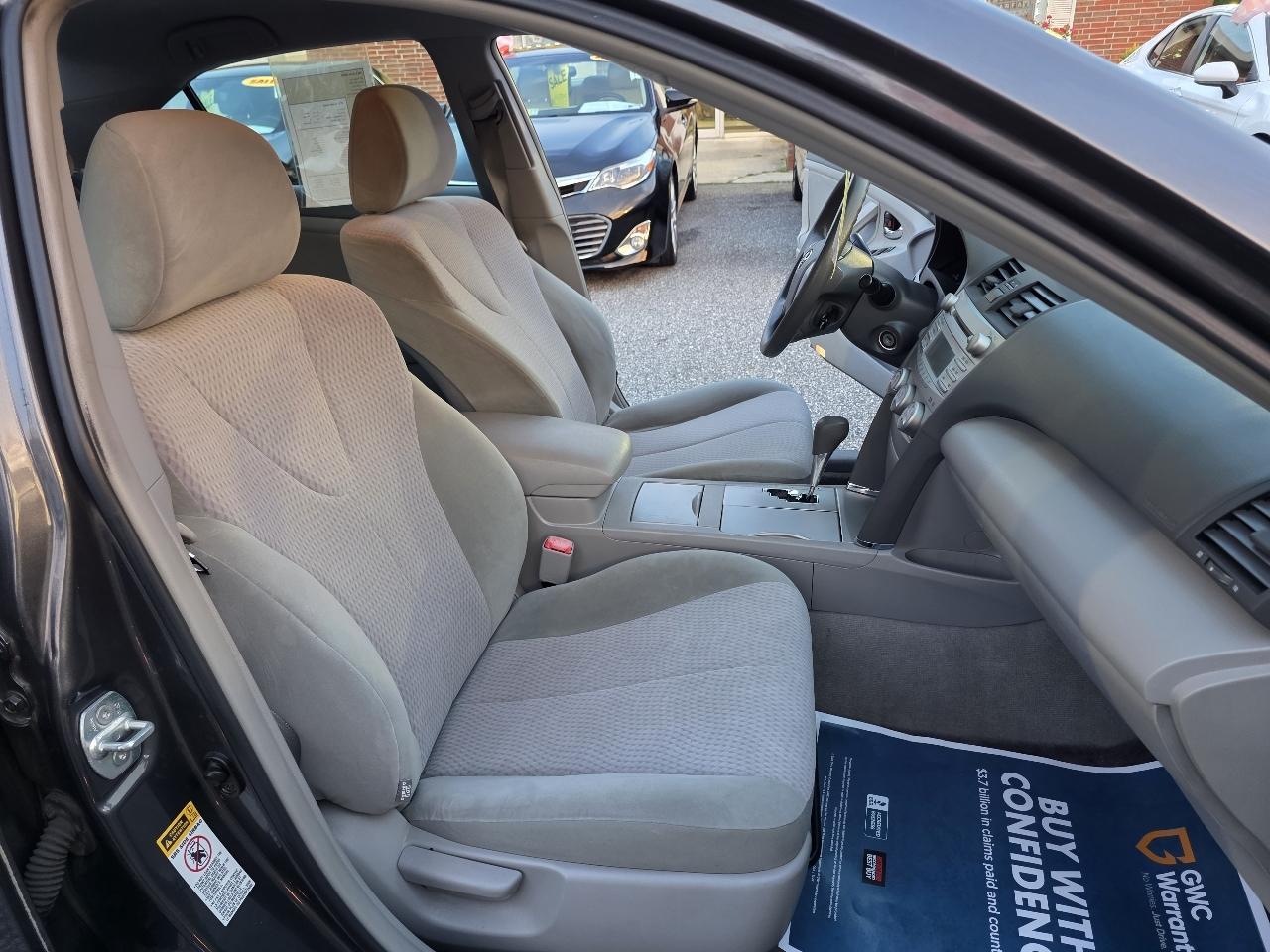 Toyota Camry Base 6-Spd AT 2011