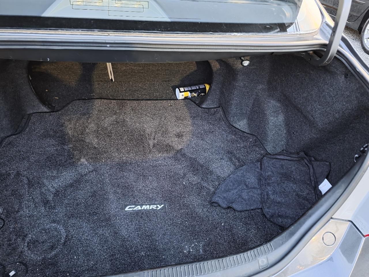 Toyota Camry Base 6-Spd AT 2011