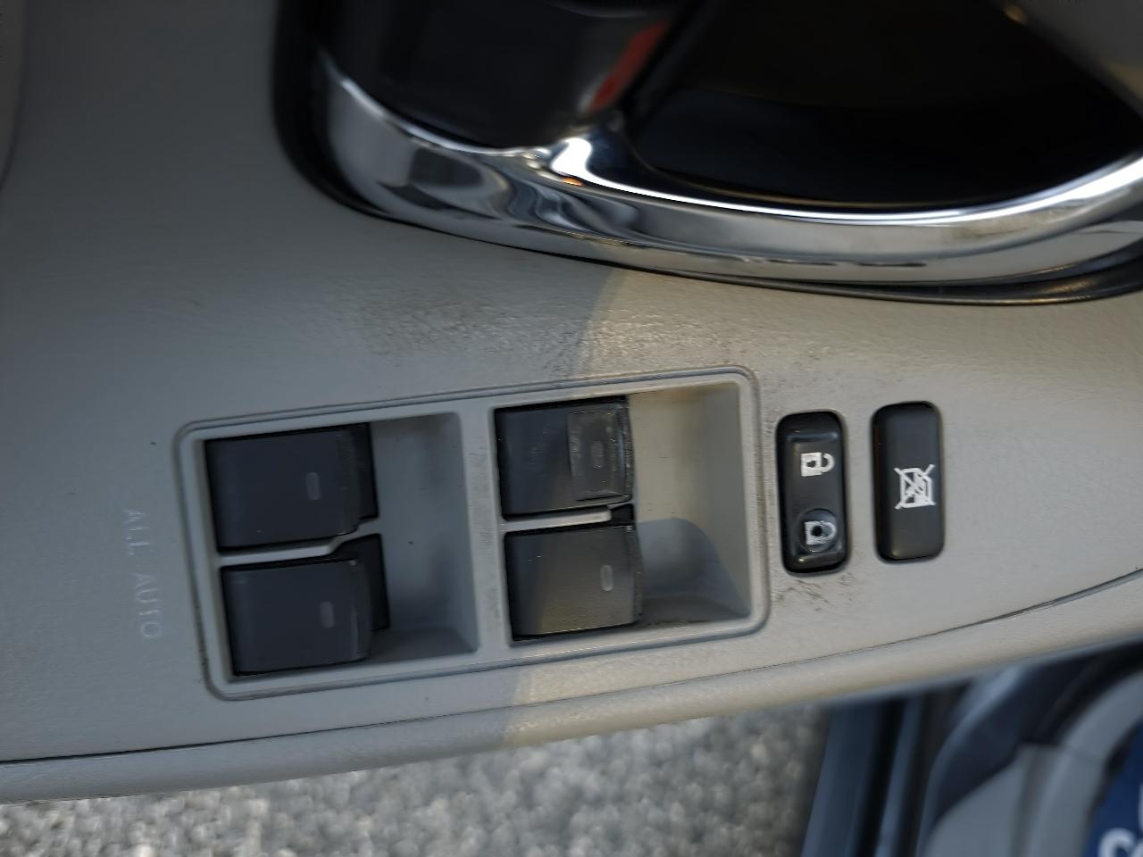 Toyota Camry Base 6-Spd AT 2011
