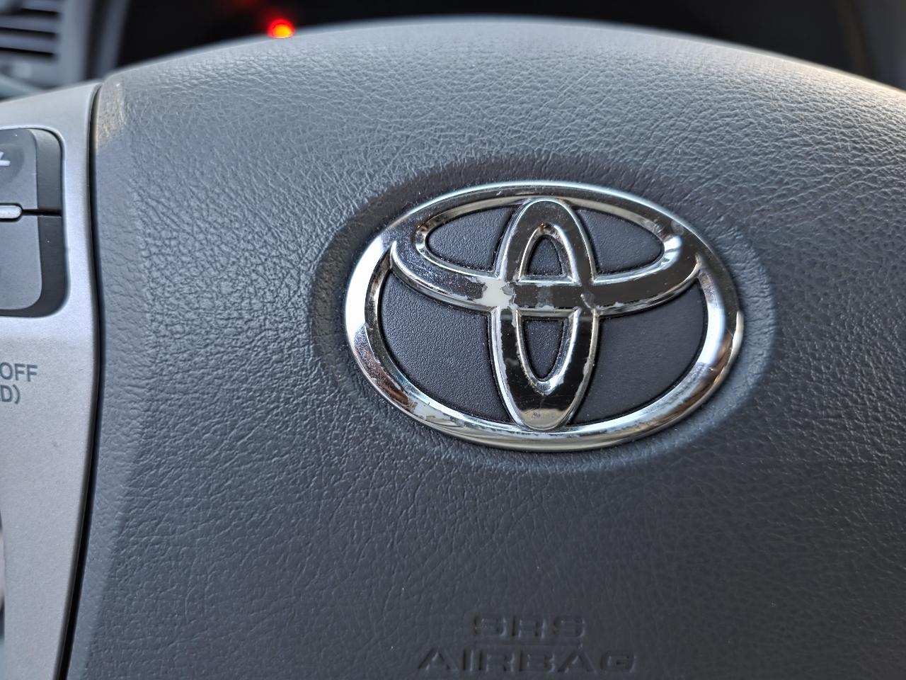 Toyota Camry Base 6-Spd AT 2011