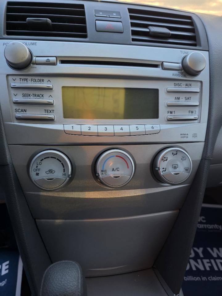 Toyota Camry Base 6-Spd AT 2011