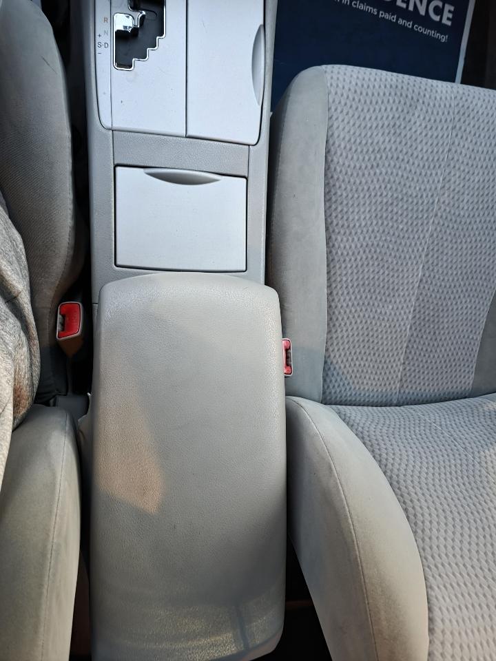 Toyota Camry Base 6-Spd AT 2011