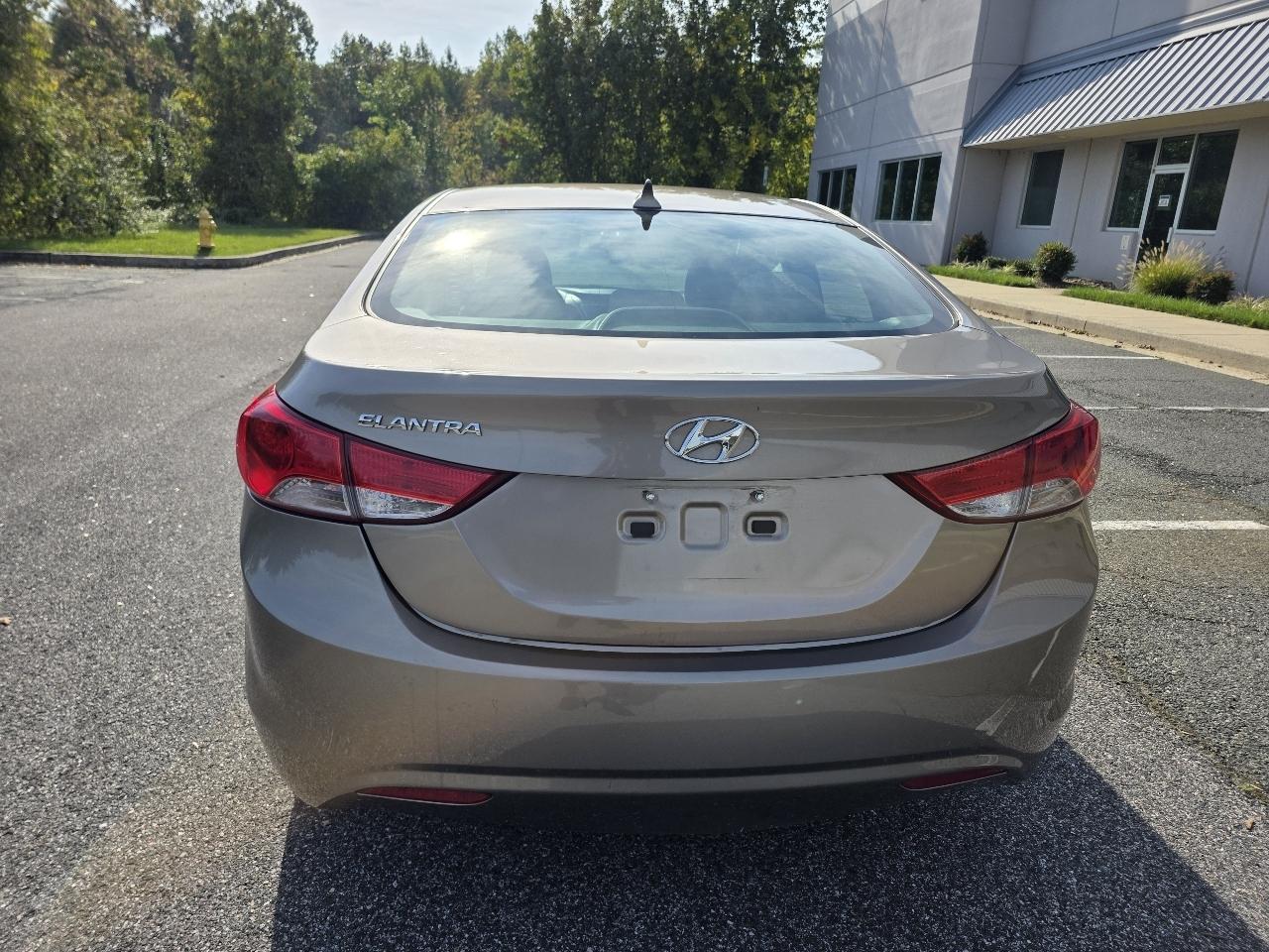 Hyundai Elantra GLS A/T 2013