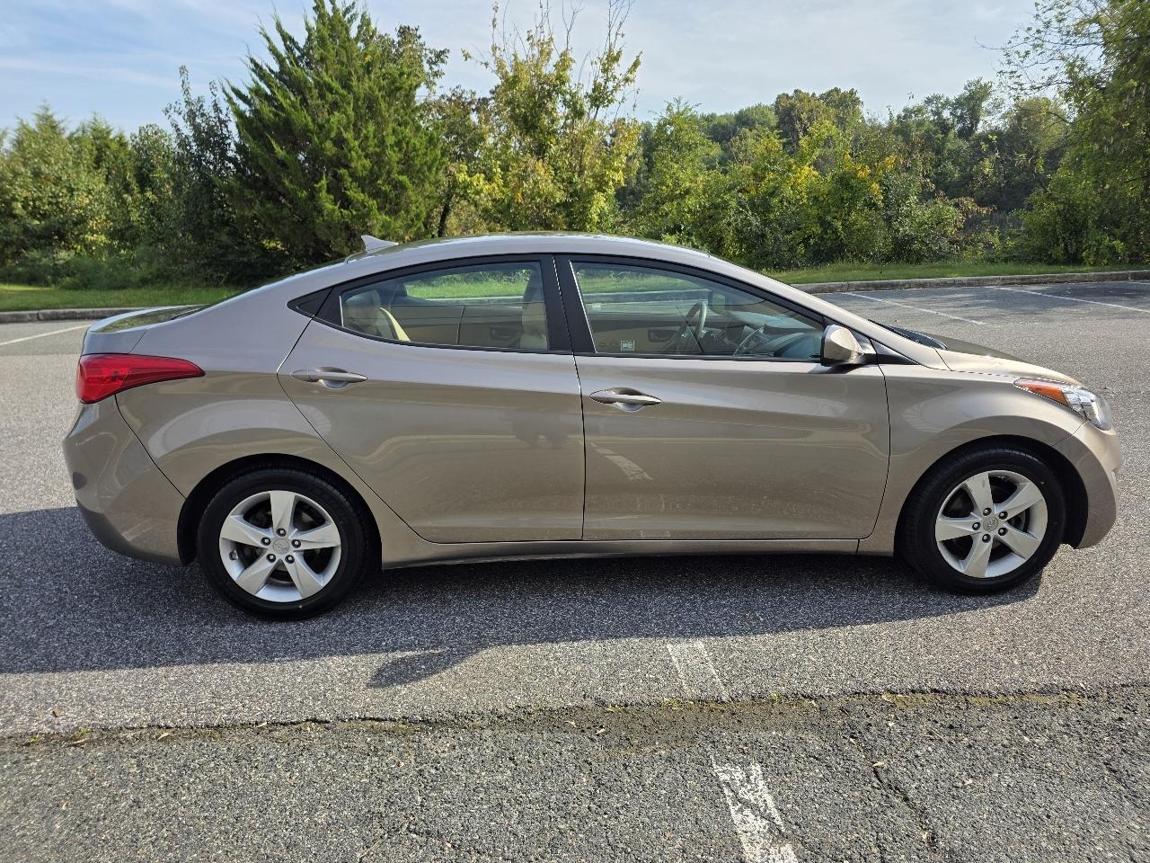 Hyundai Elantra GLS A/T 2013