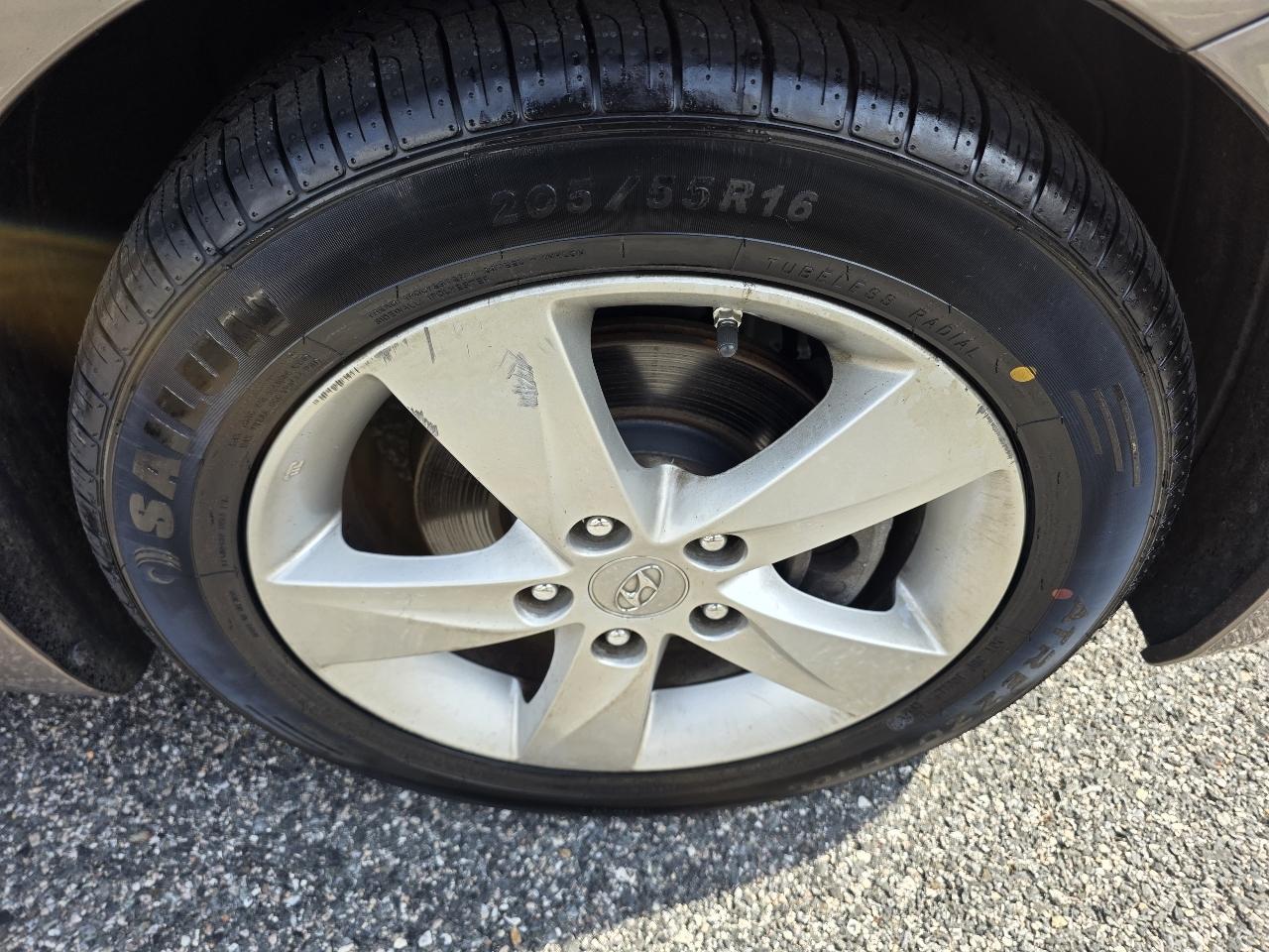Hyundai Elantra GLS A/T 2013