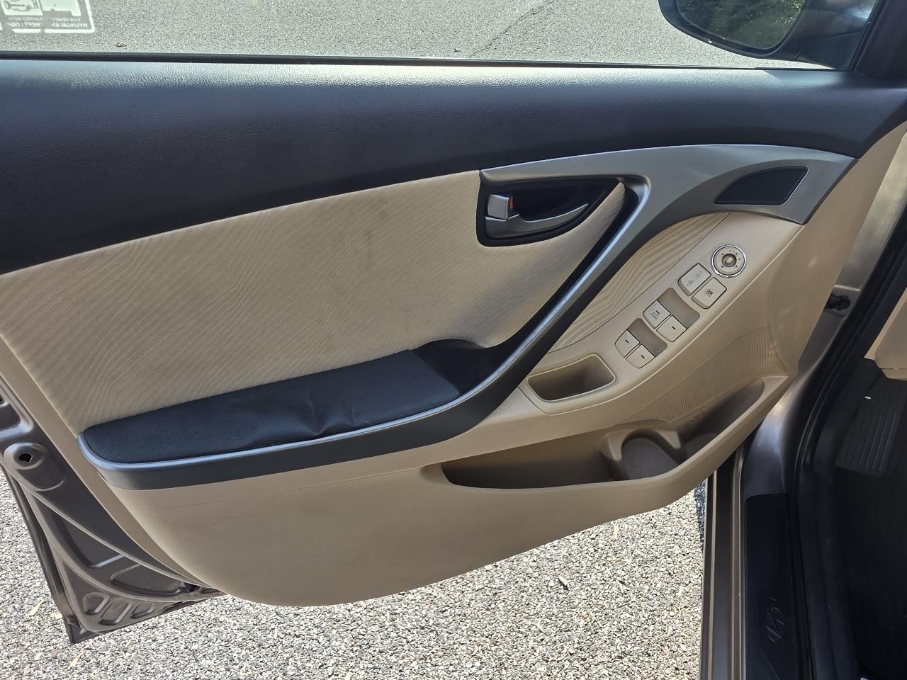Hyundai Elantra GLS A/T 2013