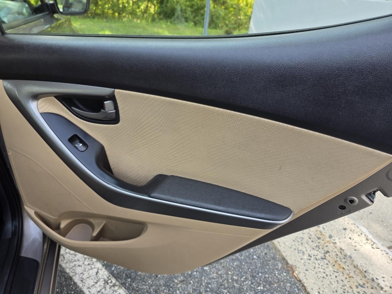 Hyundai Elantra GLS A/T 2013