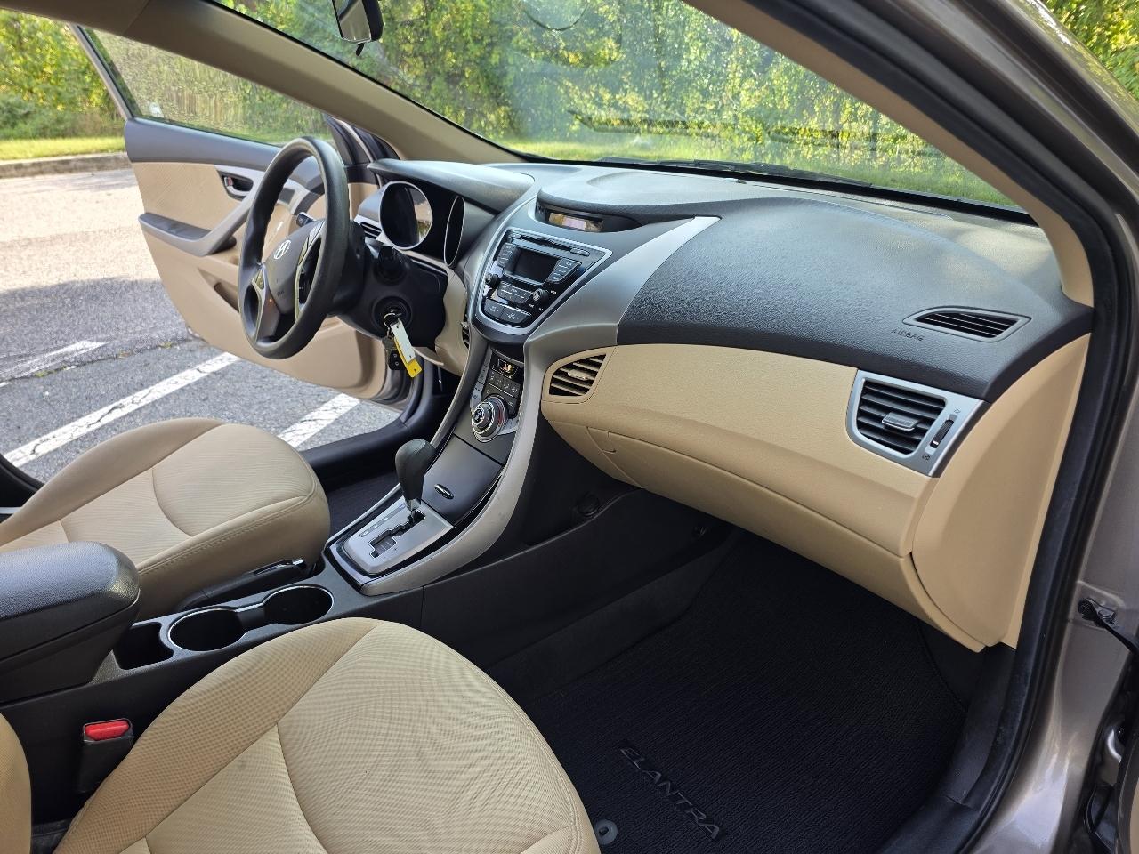 Hyundai Elantra GLS A/T 2013