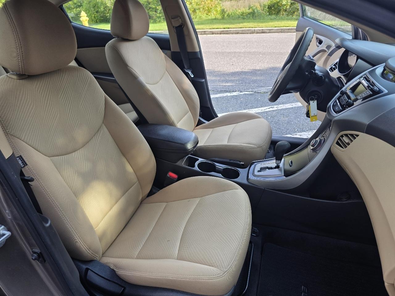 Hyundai Elantra GLS A/T 2013