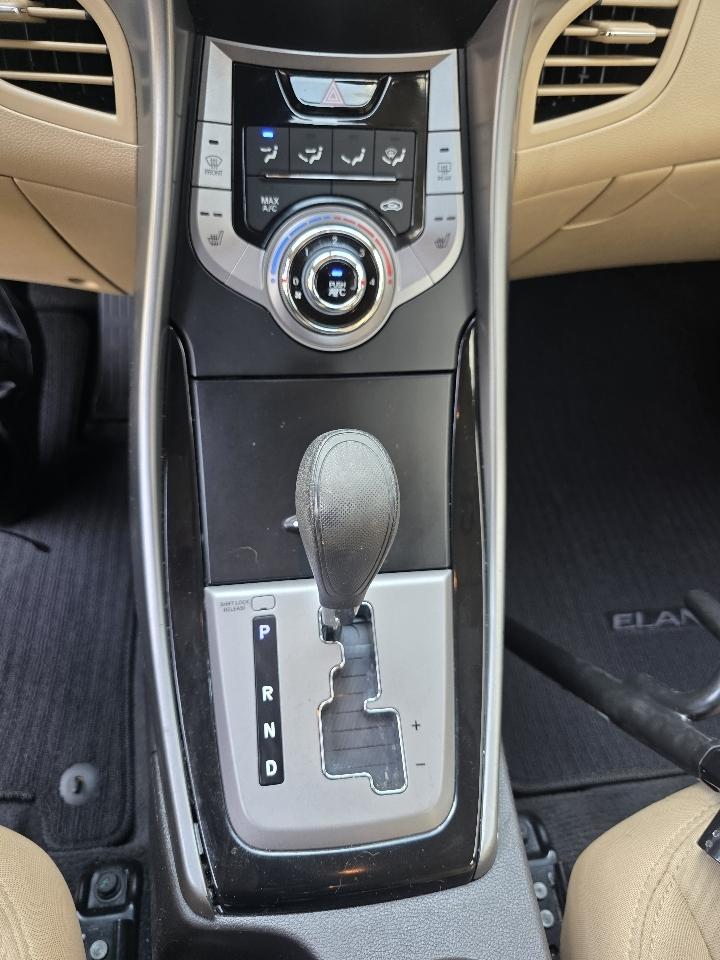 Hyundai Elantra GLS A/T 2013