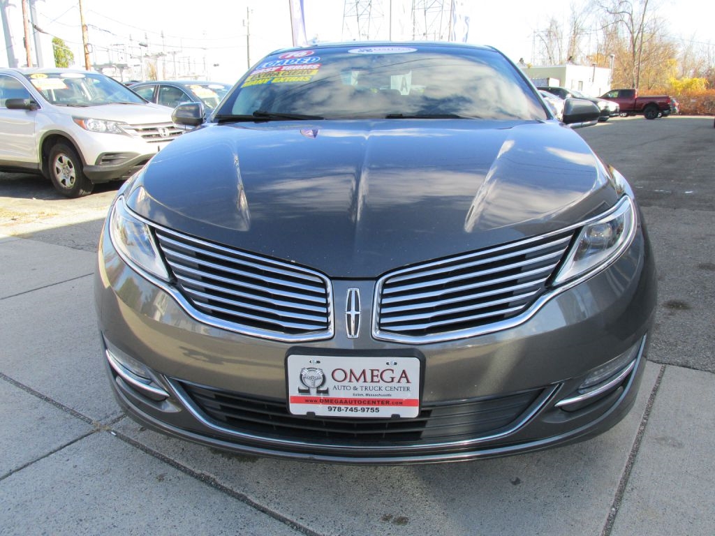 2016 Lincoln MKZ photo 2