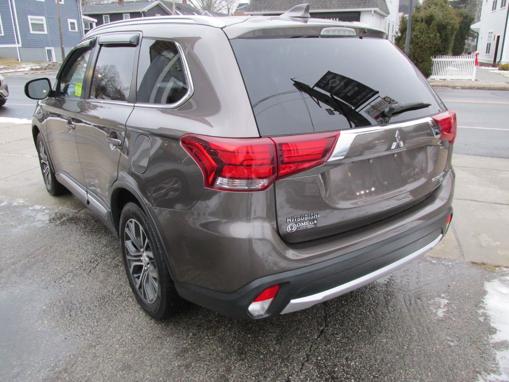 Mitsubishi Outlander  2018