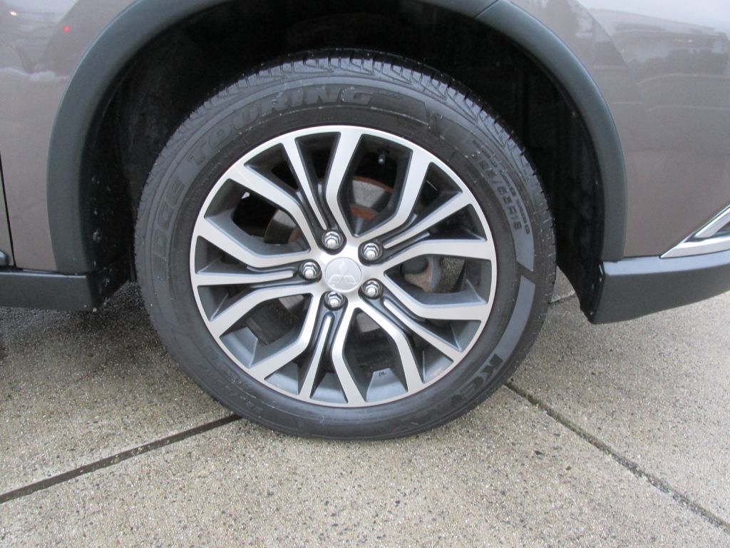 Mitsubishi Outlander  2018