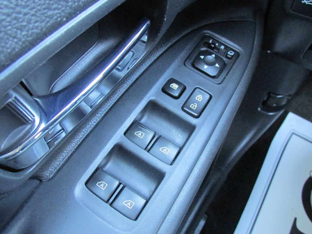 Mitsubishi Outlander  2020