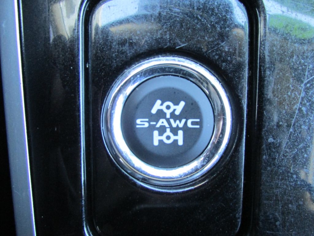 Mitsubishi Outlander  2020