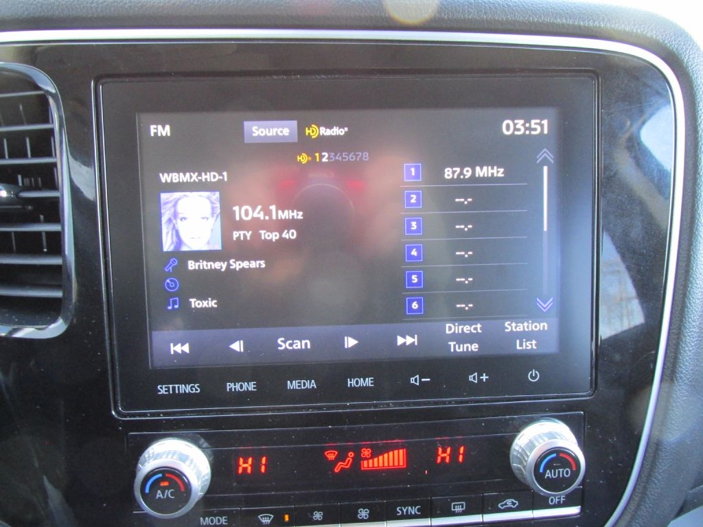 Mitsubishi Outlander  2020