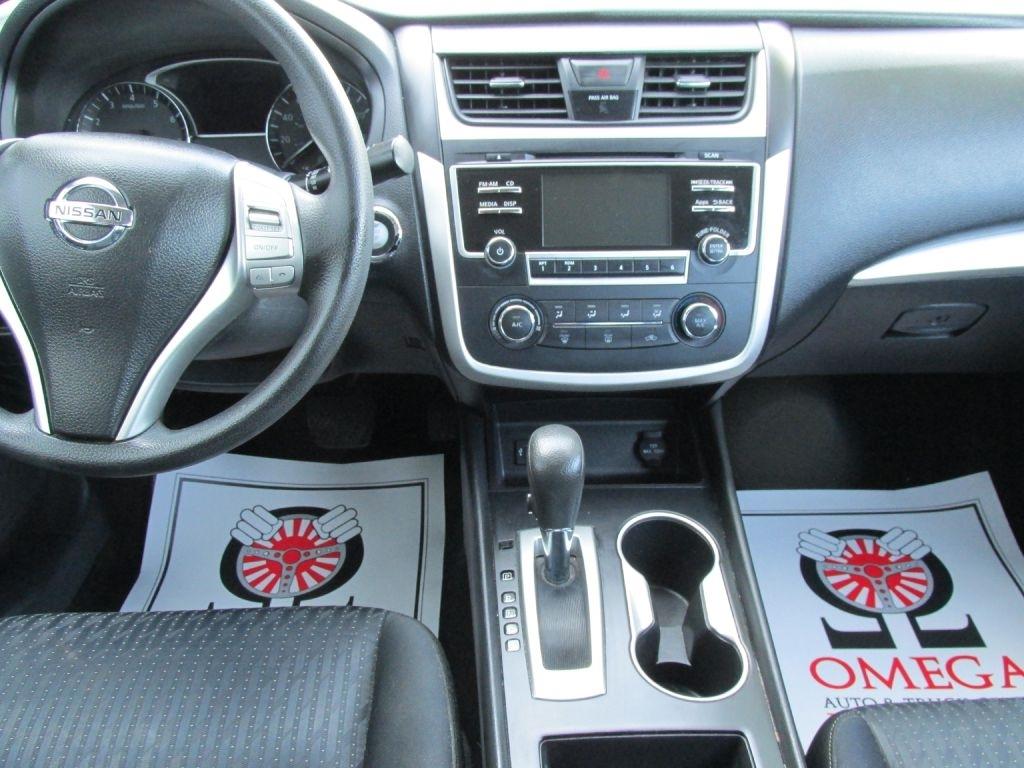 Nissan Altima  2016