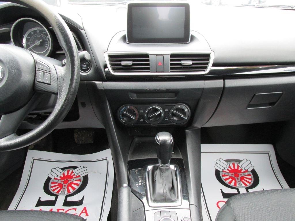 Mazda MAZDA3  2015