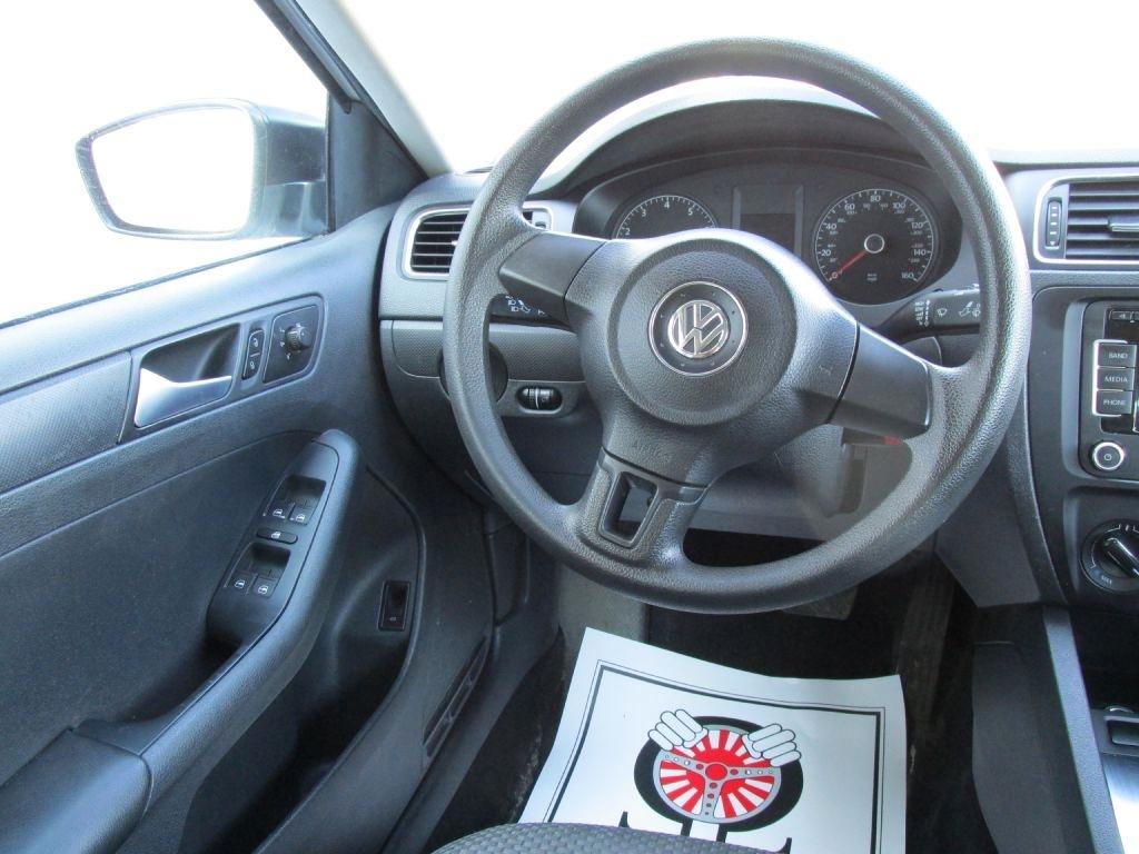 Volkswagen Jetta  2013