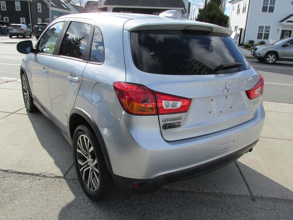 Mitsubishi Outlander Sport  2017