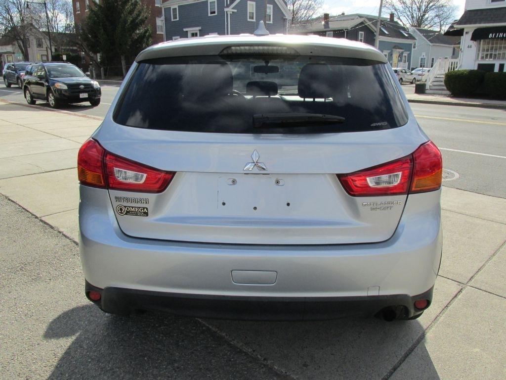 Mitsubishi Outlander Sport  2017