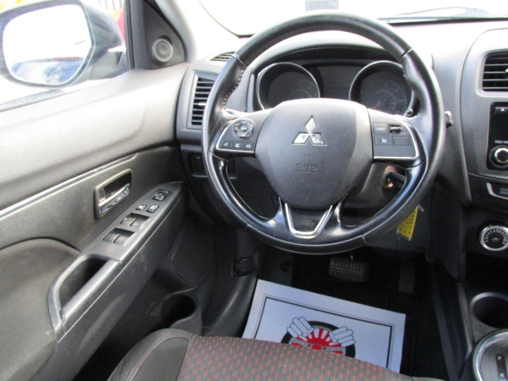 Mitsubishi Outlander Sport  2017