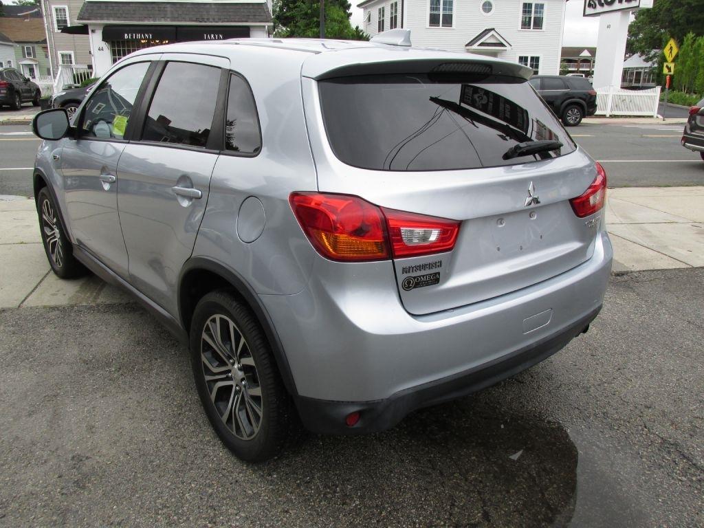 Mitsubishi Outlander Sport  2017