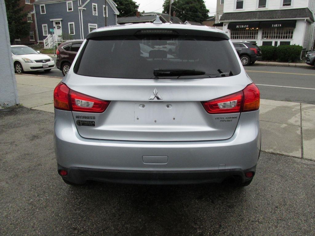 Mitsubishi Outlander Sport  2017