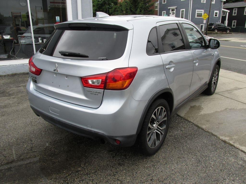 Mitsubishi Outlander Sport  2017