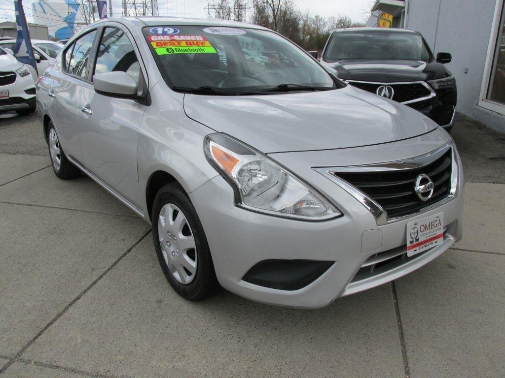 Nissan Versa  2019